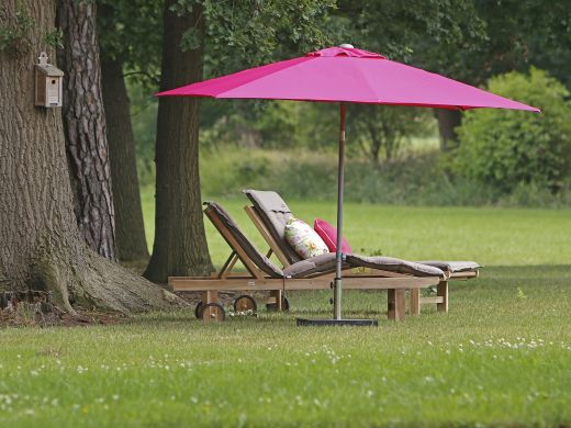 Sunyard Veronica ligbed met wiel - Natural Teak - Teakhout