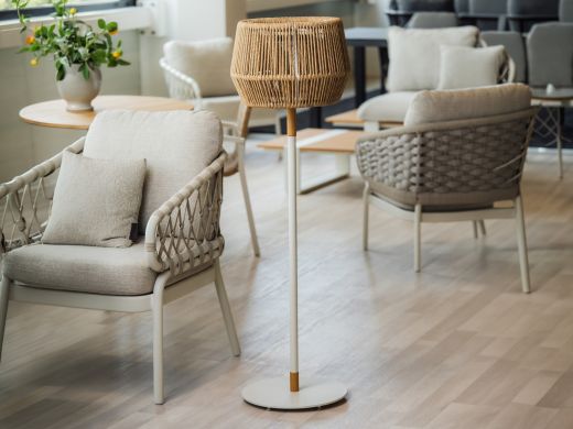 Tierra Outdoor Lumi Medium staande buitenlamp solar ø41cm (h: 136cm) - Creme White (Wicker = Natural)