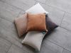 Qnuss Qozy warmtekussen 45x45cm - Chai Latte (incl. powerbank)