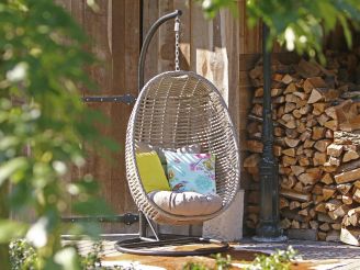 Manifesto Ortello Cocoon hangstoel met standaard - Taupe - Naturel - Bruin - Wicker (vlechtwerk)