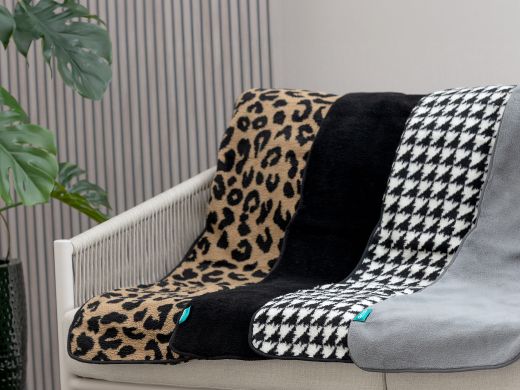 Qnuss Qleed warmtedeken 135x45cm - Panter Limited (incl. powerbank)