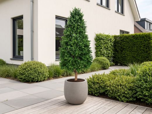Designplants/Luca Lifestyle Buxus tower kunstplant (h:140cm) met Grigio Balloon bloempot - Groen (UV bestendig) (bloempot = Natural Concrete)